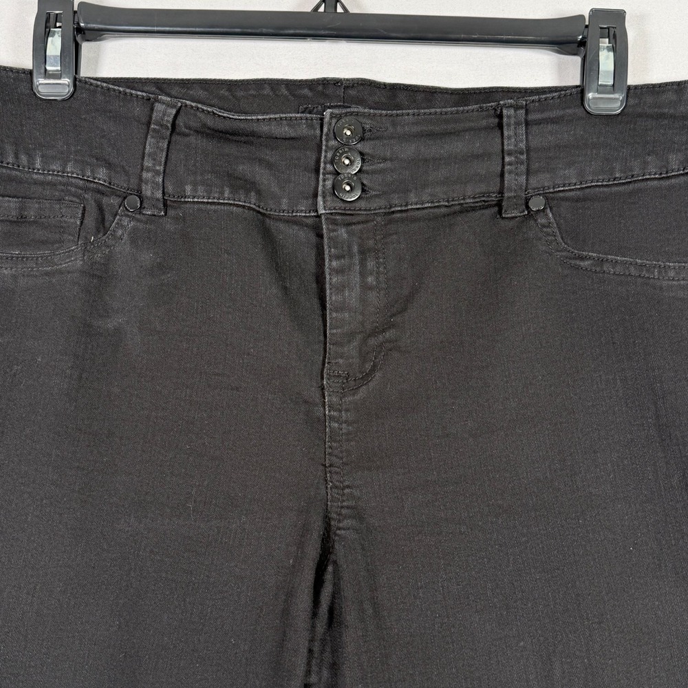 Torrid Denim Soft High Rise Black Jeans Plus Size 22S 40x 26 Jegging Comfy - Picture 2 of 6